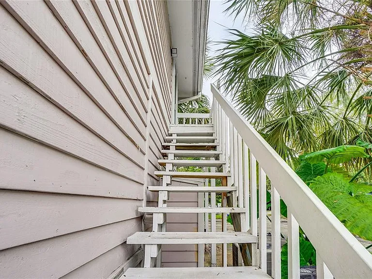 404 S Oak Ave — Photo 13