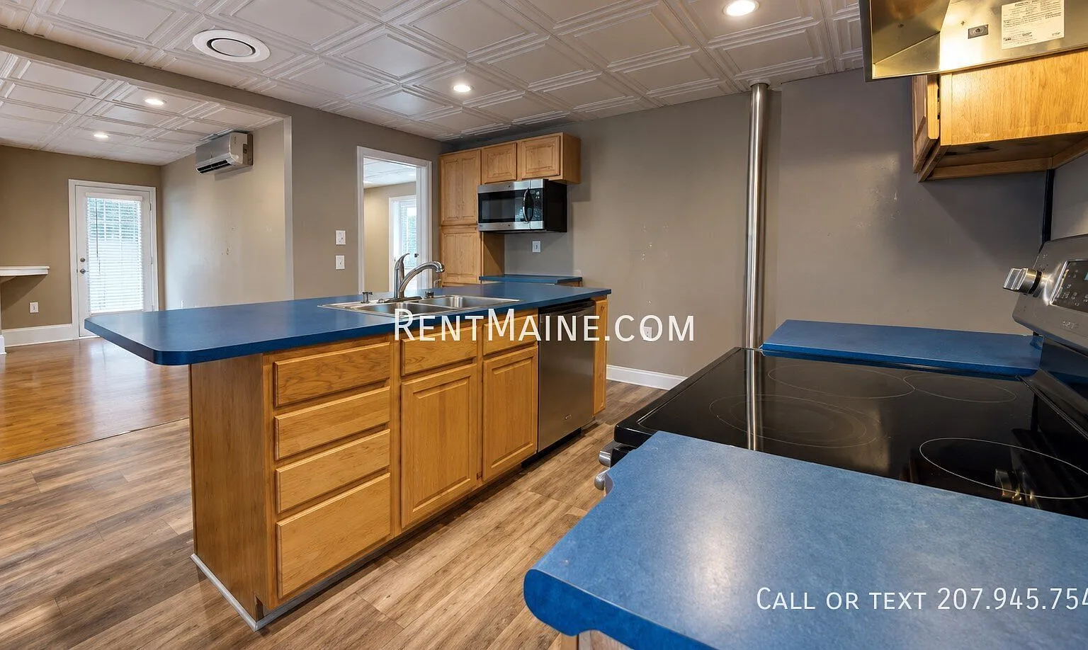 3 bed, 1.5 bath, 1800 sqft, $1,800 — Photo 2