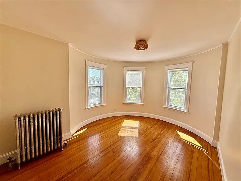 7 Chase St #3 — Photo 4