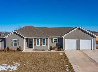 2408 Gettysburg Dr, Leavenworth, KS 66048