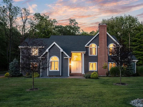 27 Valenza Lane, Blauvelt, NY 10913