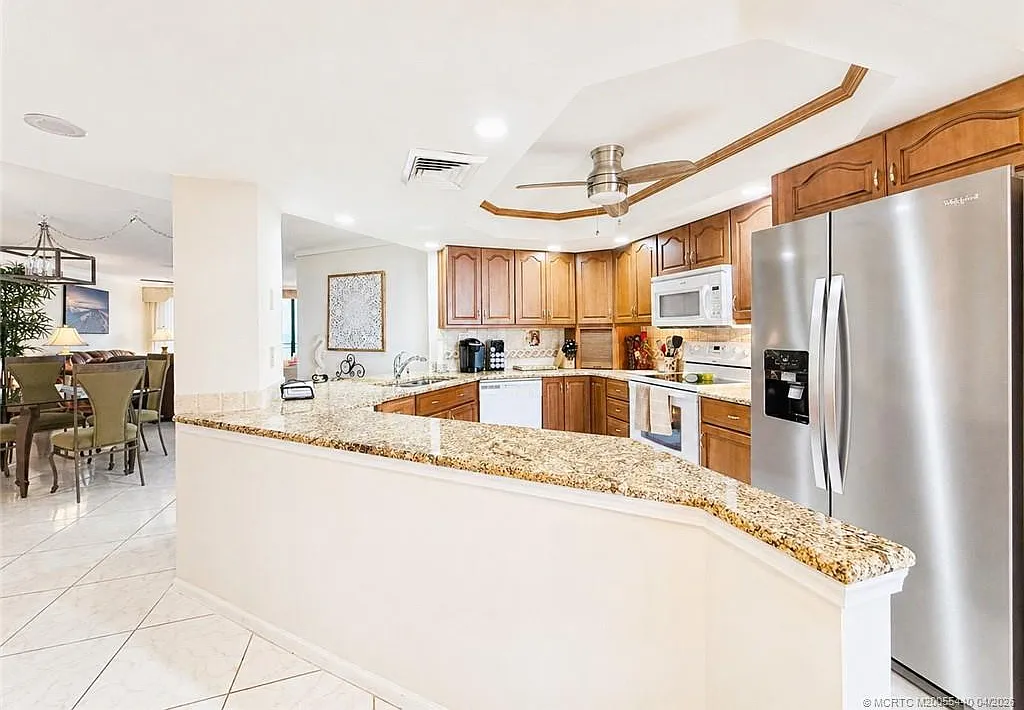 2 bed, 2.0 bath, 1228 sqft, $3,000 — Photo 4