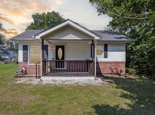 3221 10th St, Rockford, IL 61109