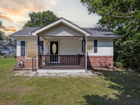 3221 10th St, Rockford, IL 61109