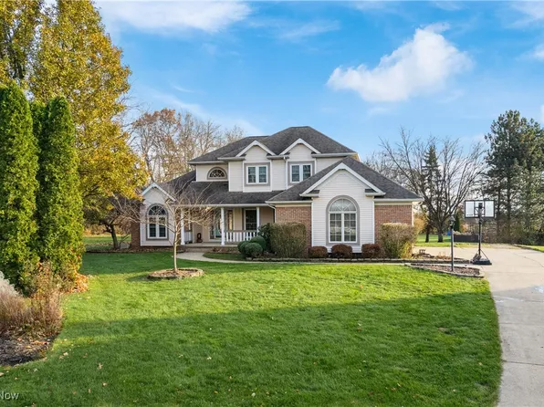 9264 Shipton Cir NW, North Canton, OH 44720