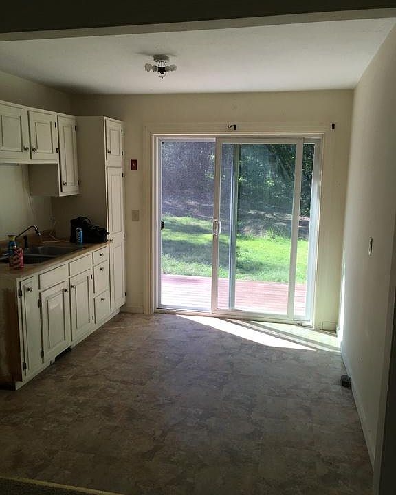 2nd image of 83 Bradley St