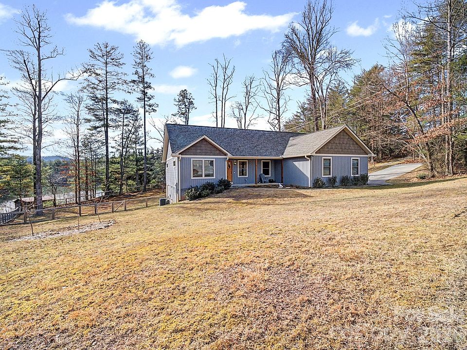 2nd image of 12 Crystal Cove Dr