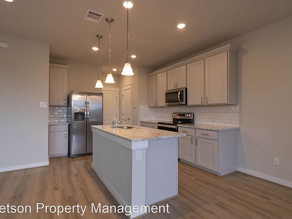 5th image of 417 Fieldwood Dr Unit B