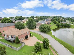 103 Fieldcrest Dr, Hendersonville, TN 37075