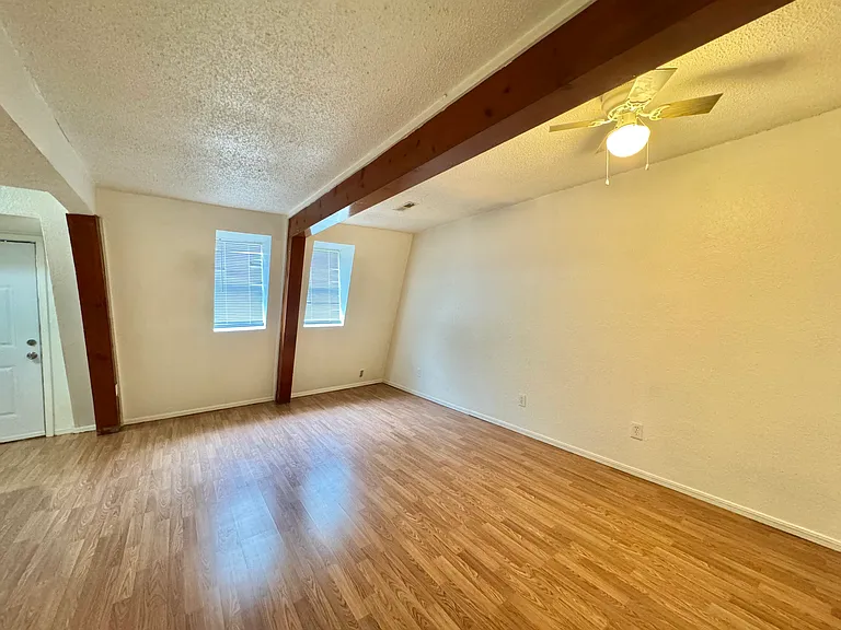2401 SW 43rd St #6 — Photo 6