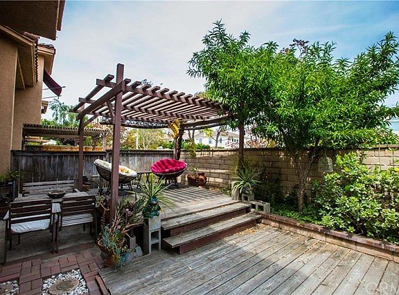 3rd image of 2066 Villa Del Lago Dr Unit B