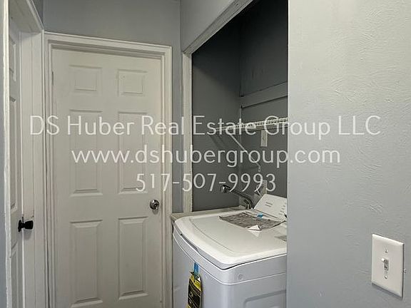 4th image of 1621 Roselawn Ave