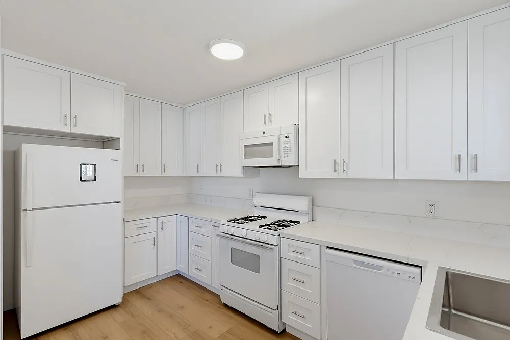 2 bed, 880 sqft, $2,650 — Photo 1