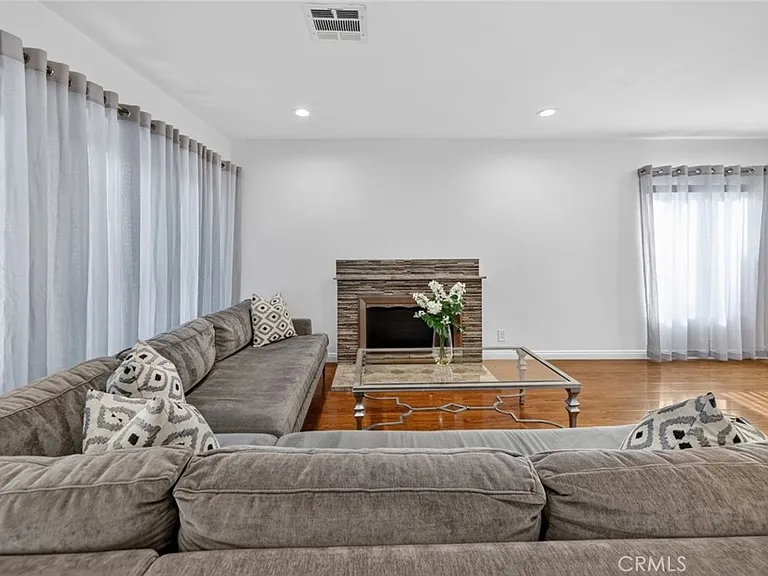 11407 Delano St — Photo 10