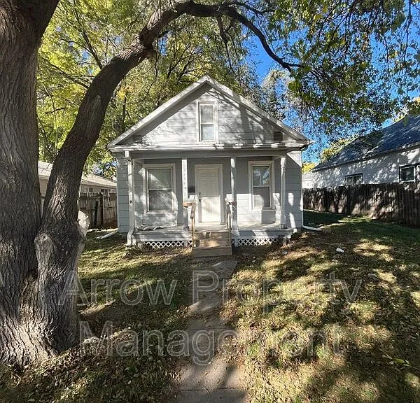 2234 Dudley St — Photo 1