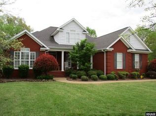210 Larkin Dr, Martin, TN 38237
