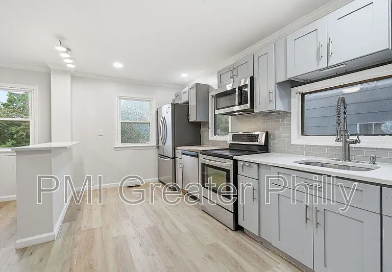 1523 W Cheltenham Ave — Photo 8