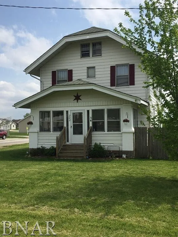 202 W South St photo 1