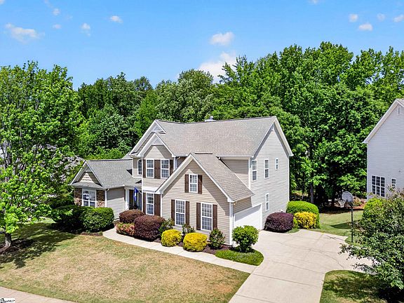 2nd image of 417 Summergreen Way