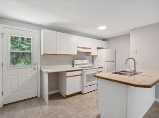 14 Rose Terrace Cir, Kennebunkport, ME 04046
