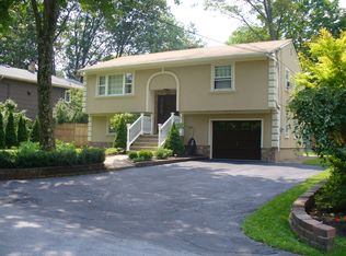7 White Birch Dr, Stockholm, NJ 07460