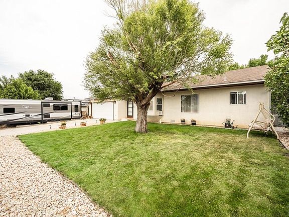 3rd image of 714 S Blakeland Dr