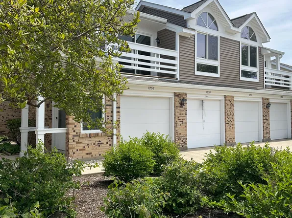 1257 Ranchview Ct, Buffalo Grove, IL 60089