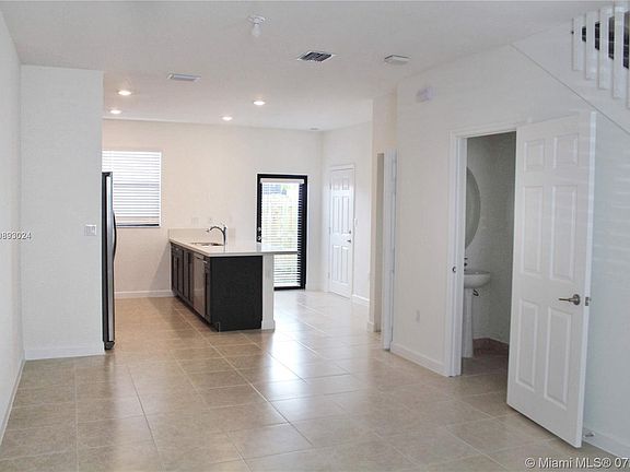 3rd image of 1632 SW 29th St #1632