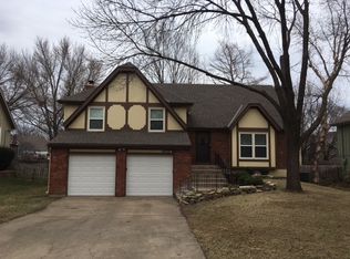 14757 S Homestead Dr, Olathe, KS 66062