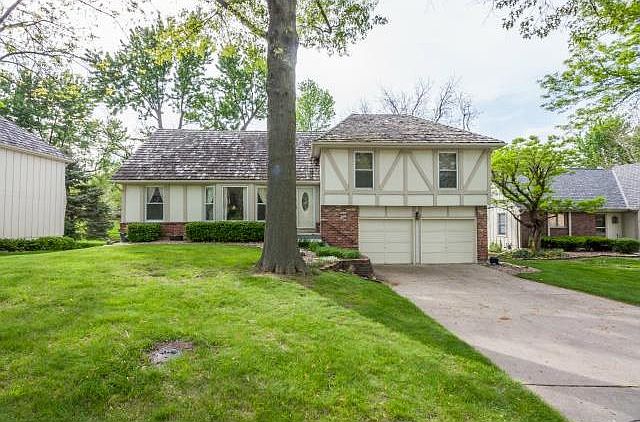1st image of 3512 NE Kingwood Pl