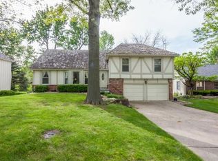 3512 NE Kingwood Pl, Lees Summit, MO 64064