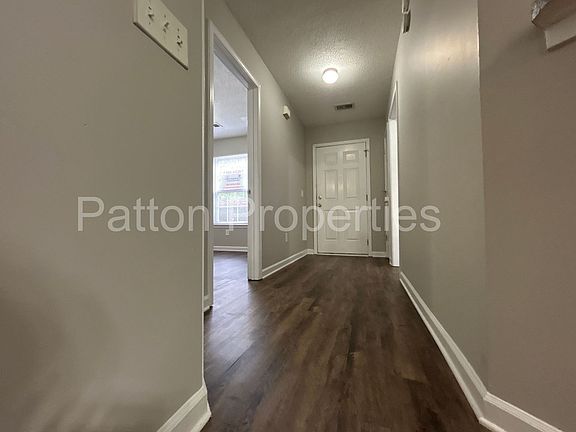 4th image of 1839 Horseshoe Dr APT C