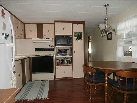 4th image of 3331 Lanark Dr