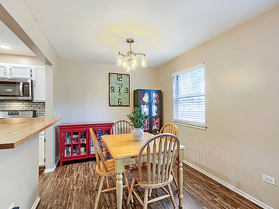 5th image of 75 Larch Ct #Z1