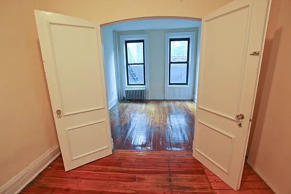 Rented by Jonis Realty | media 7