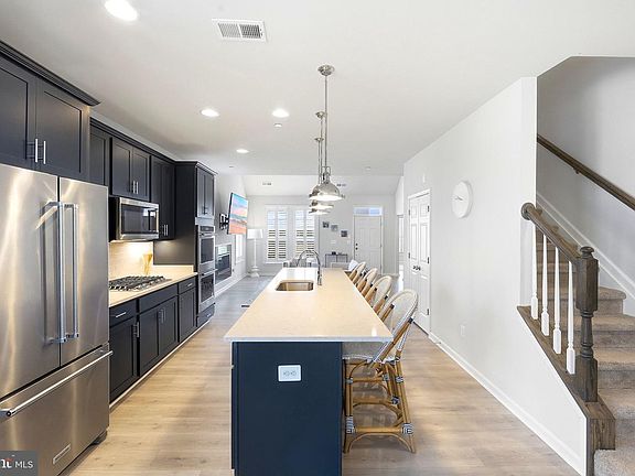 5th image of 8082 Easton Village Dr