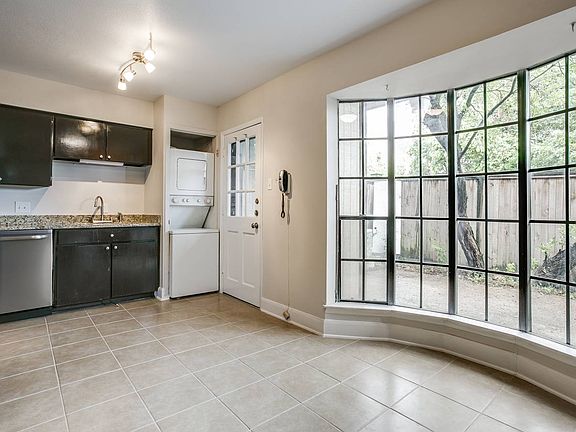 3rd image of 211 Grandview Pl APT 2