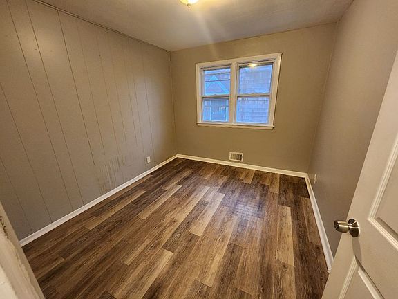 5th image of 6130 W Medford Ave
