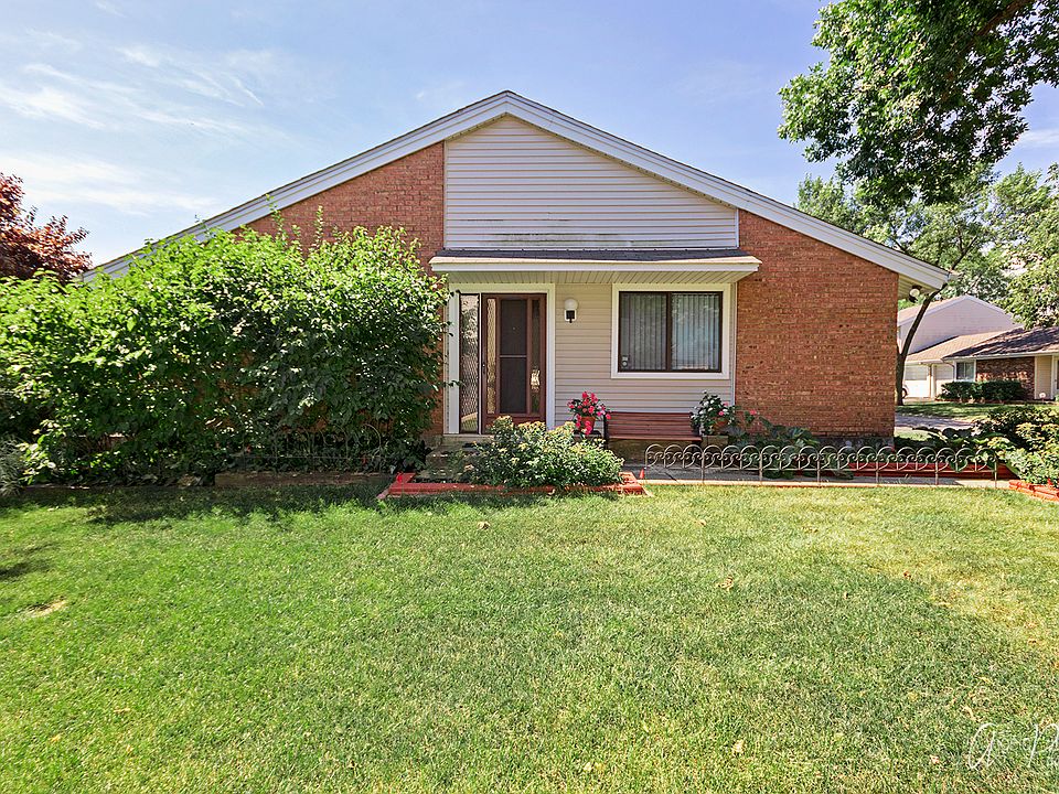 1st image of 1374 N Whispering Springs Cir