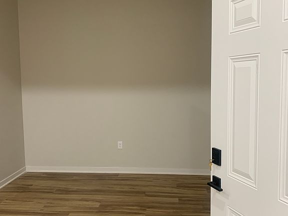 2nd image of 2009 Franklin St #9