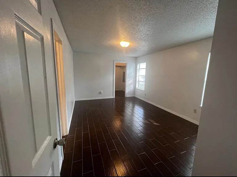 6004 Pinto Cir — Photo 22