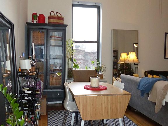 4th image of 2020 Broadway APT 6B