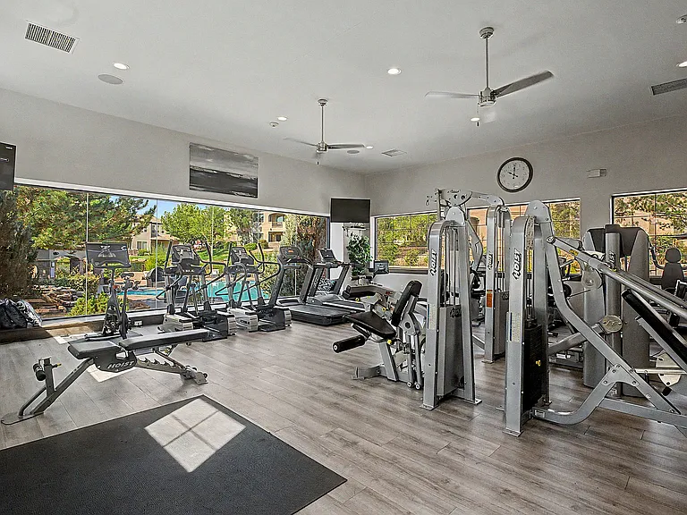 6200 Montano Plaza Dr NW Albuquerque, NM-10