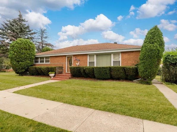 9555 Kildare Ave, Skokie, IL 60076