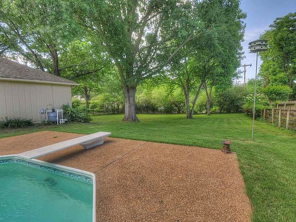 5th image of 3084 Ashmont Dr