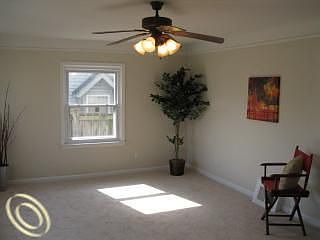 4th image of 2175 Buckingham Ave