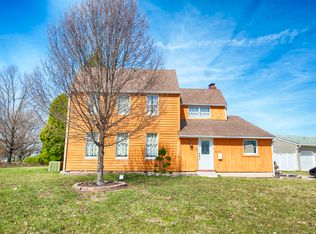 2 Madison Dr, Laurel Springs, NJ 08021