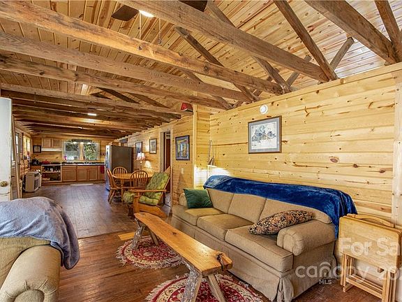 4th image of 275 Lucy Ln