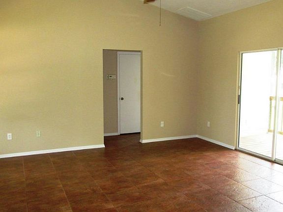 2nd image of 3032 Brooklands Ave