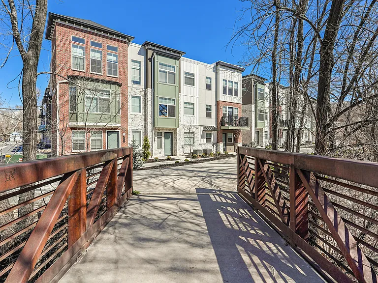 Current by Lotus Townhomes — Photo 39